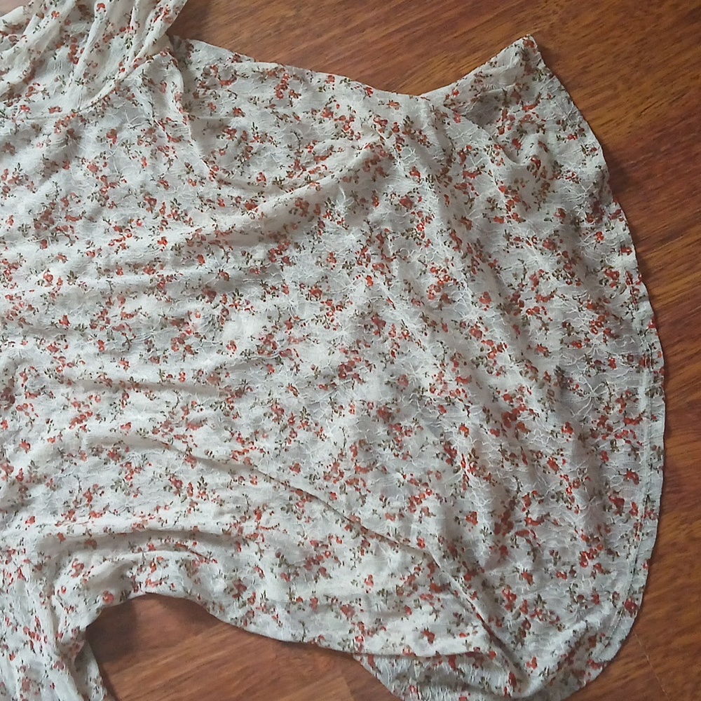 Floral‎ blouse - Picture 8 of 8